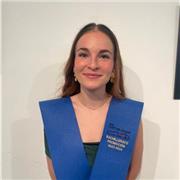 Actualmente estudio en la Universidad de Alicante el grado en maestro de educación primaria. Soy bilingüe y viví en Estados Unidos